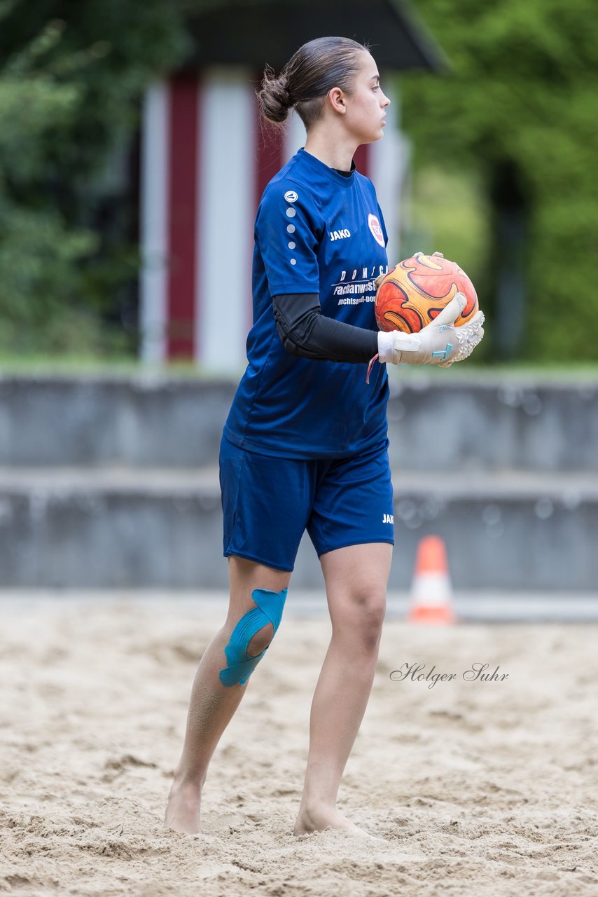 Bild 68 - wBJ/wCJ Beachsoccer Cup